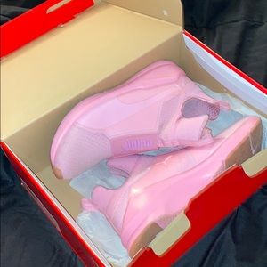 Pink puma (Fierce bright mesh)
